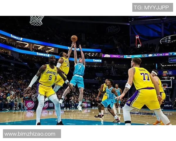 2011年湖人与黄蜂季后赛对决回顾及精彩瞬间分析